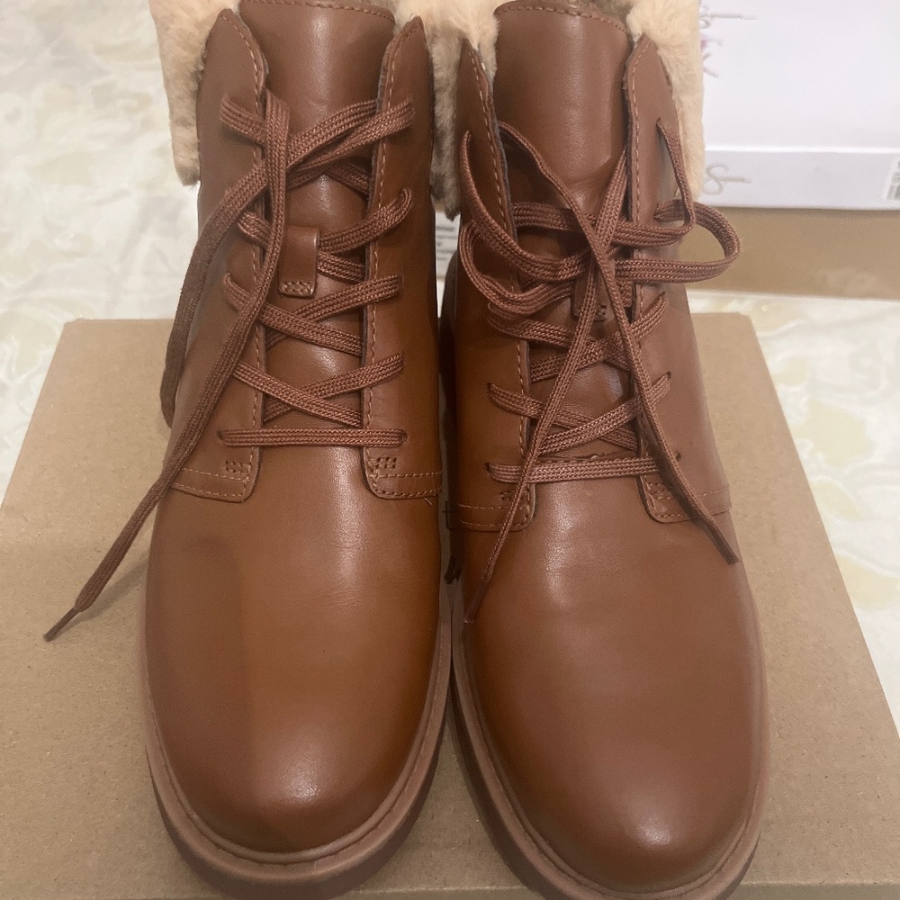 Boots - Picture 4 of 4